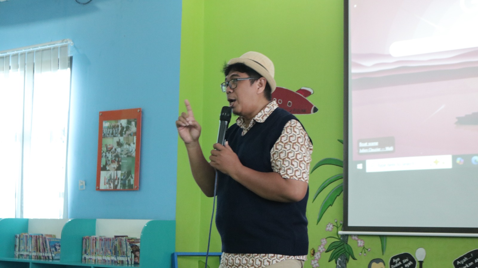 Wisata LiterAsyik Ke Perpustakaan Jakarta Timur Bersama SDN Pondok Bambu 10